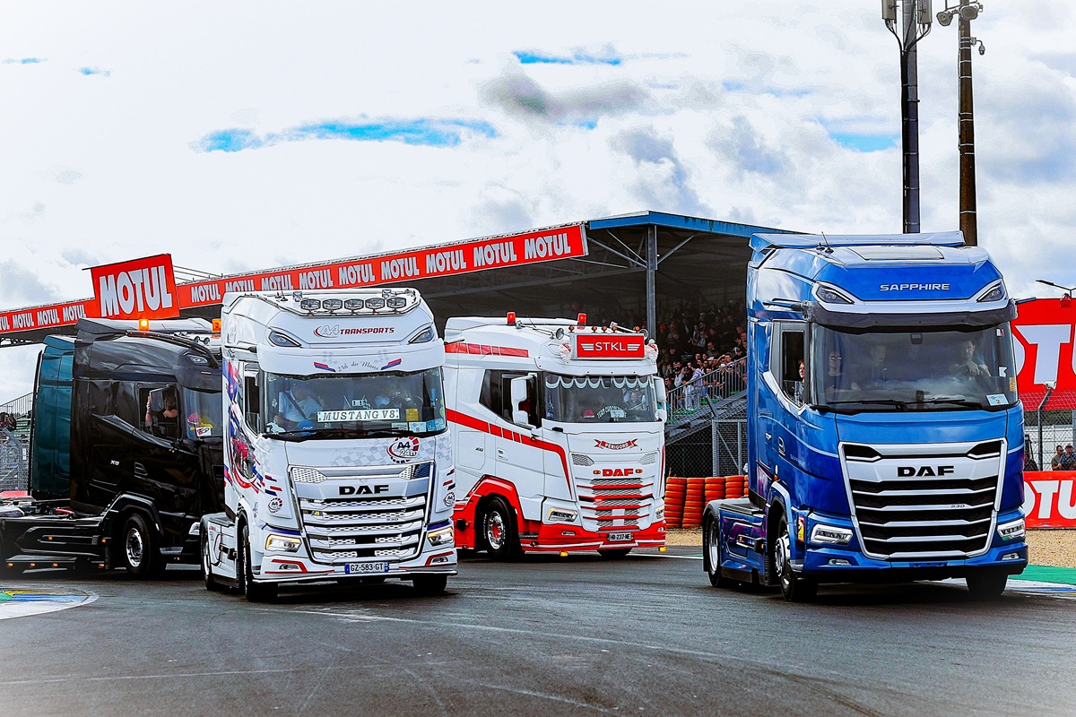 DAF-XG-plus-Le-Mans-Bugatti