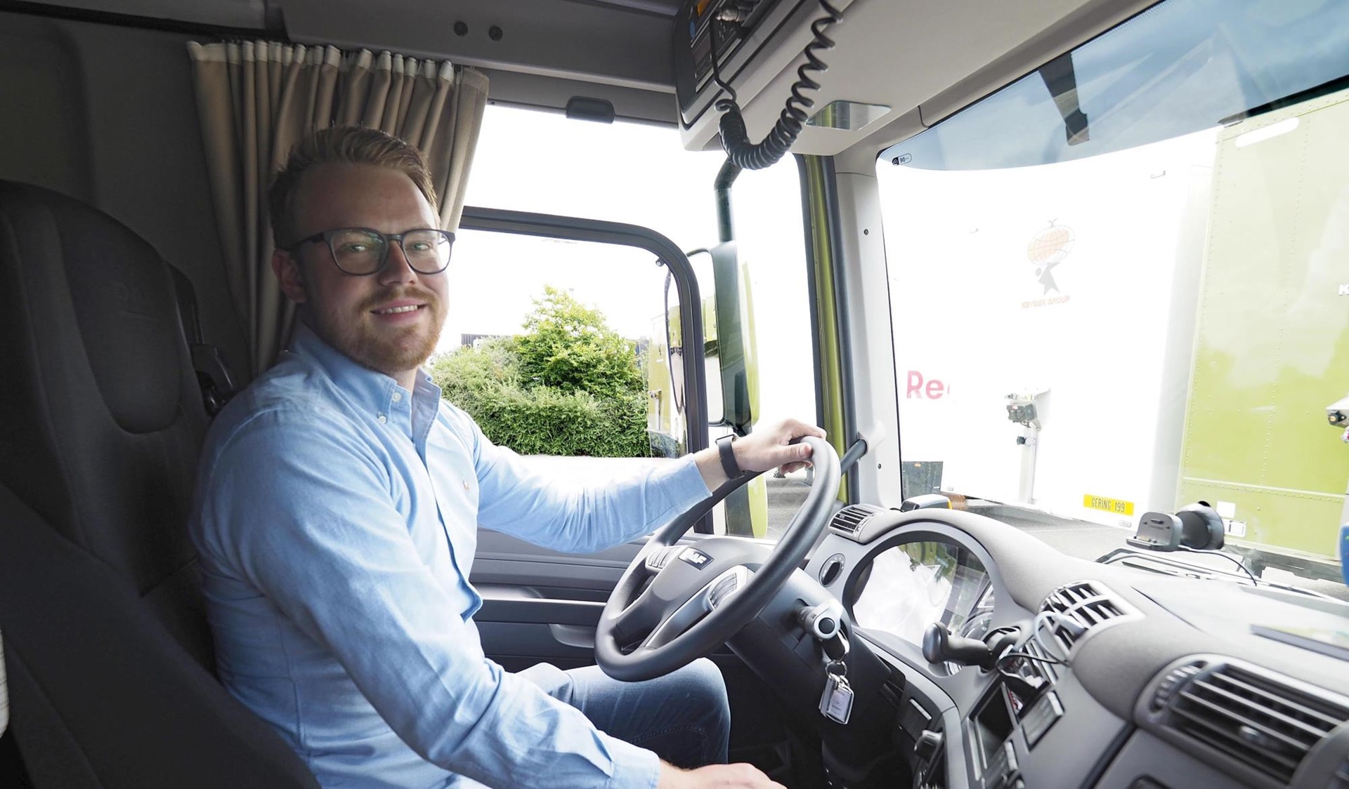 DAF-Connect-Bas-Keybek-van-Gering Meubeltransport-03